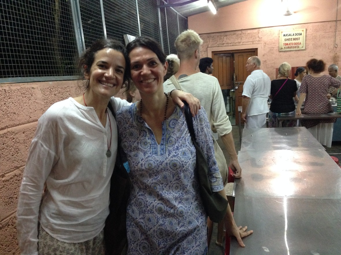 Haciendo cola en la cantina india