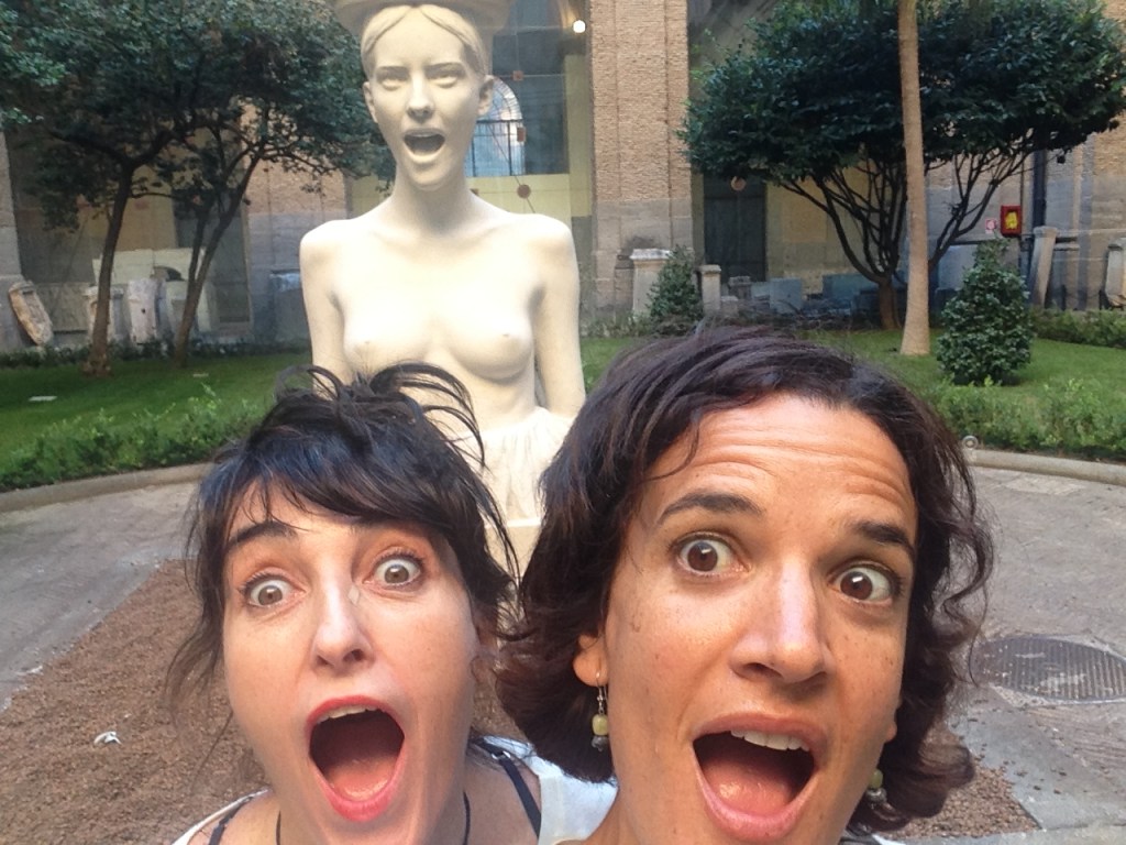 Sorprendidas ante tantísima belleza